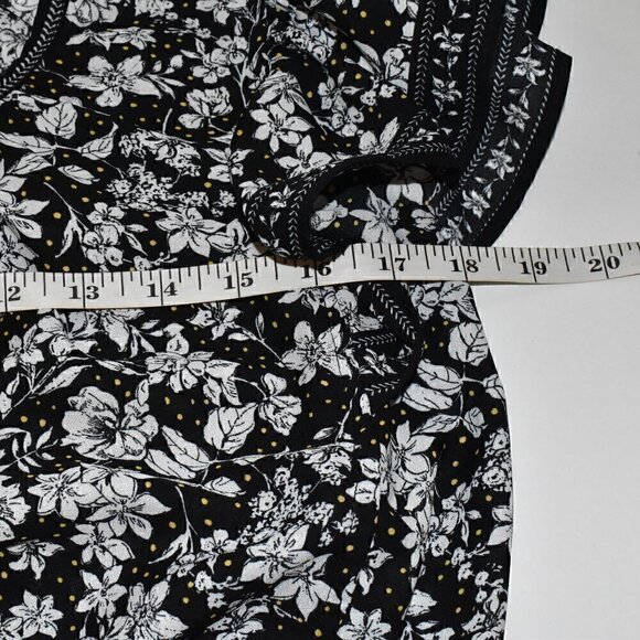 Max Studio Short Flutter Sleeve Floral Pullover Blouse Top Size XS - Picture 4 of 11